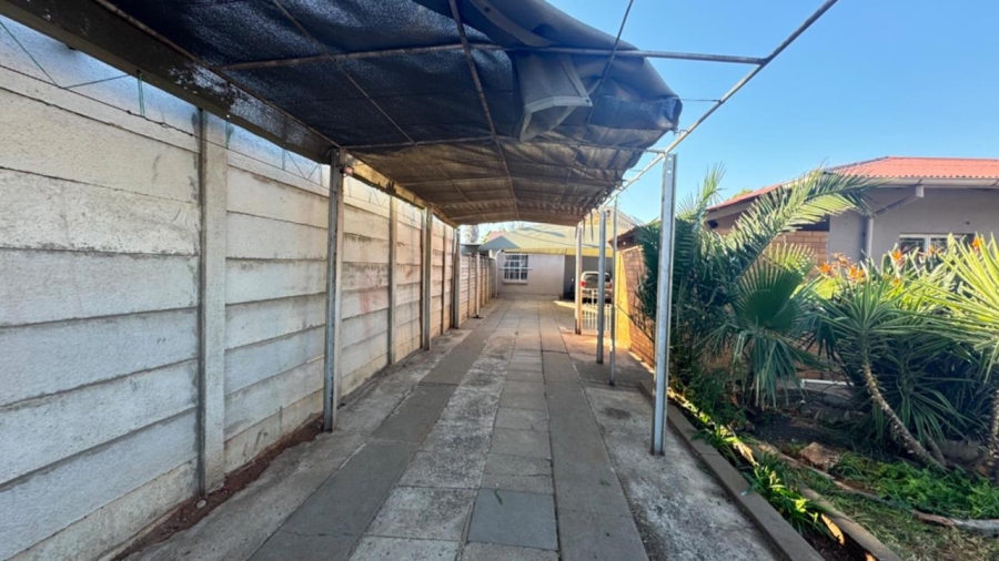 3 Bedroom Property for Sale in Beaconsfield Northern Cape